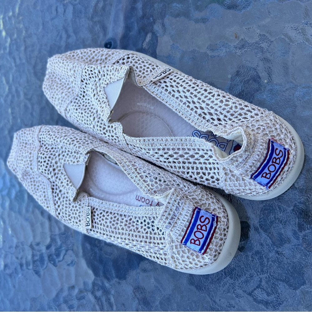 Skechers Women's Bobs Pillow Memory Foam Crotchet shoes